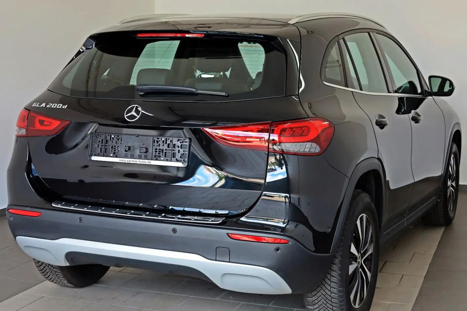 Mercedes-Benz GLA 200 d Style, T.Leder,Navi,LED,SH,Kamera Schwarz - 2