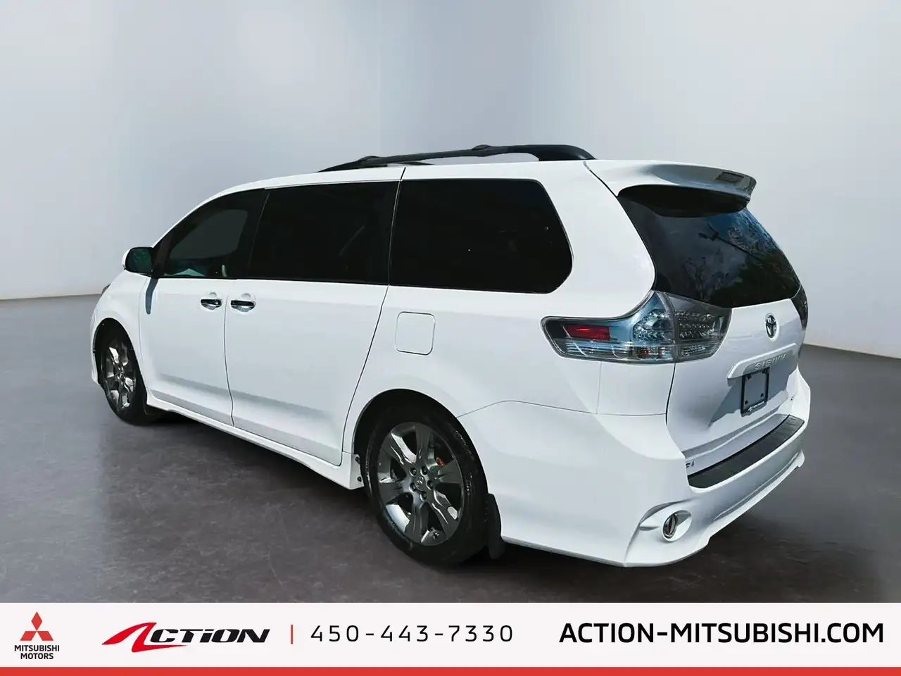 Toyota Sienna снимка Toyota Sienna