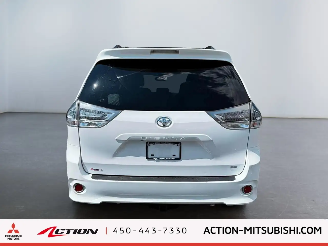 Toyota Sienna снимка Toyota Sienna