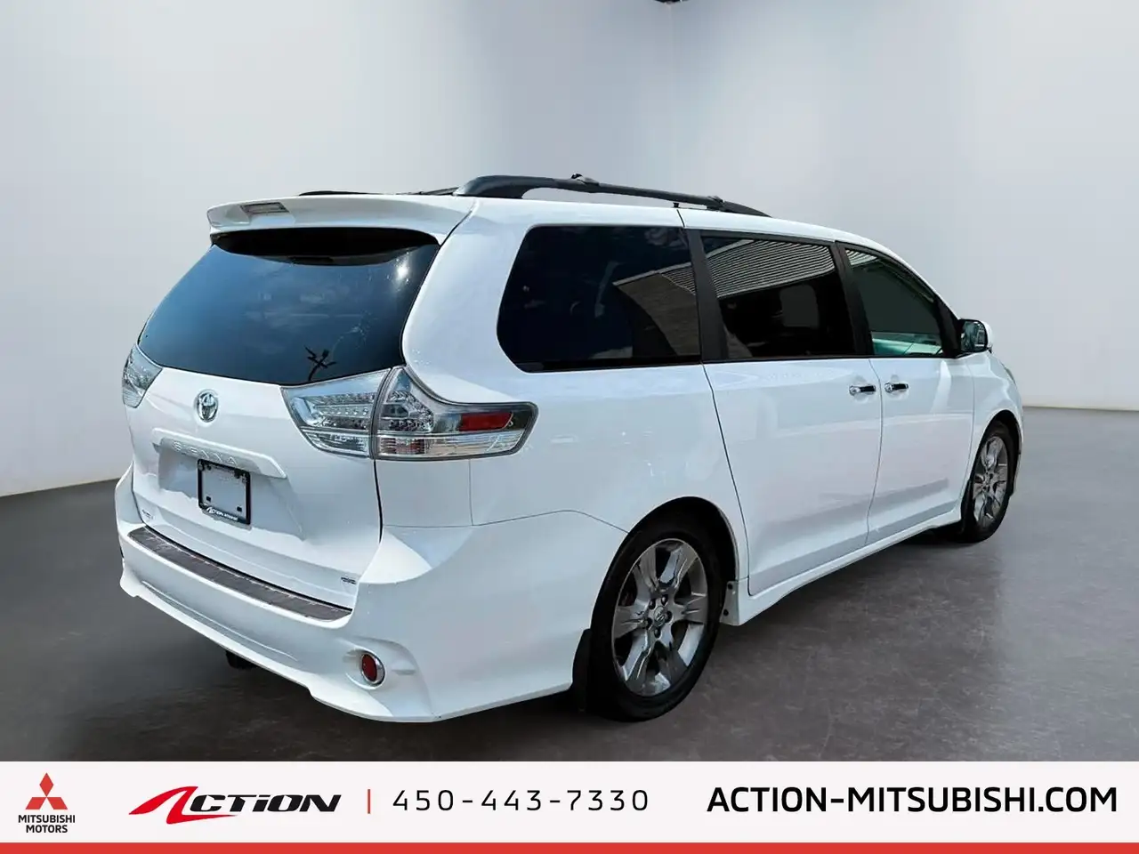 Toyota Sienna снимка Toyota Sienna