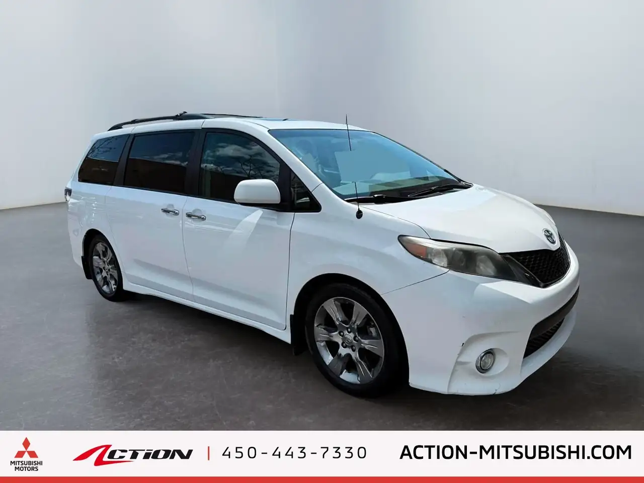 Toyota Sienna снимка Toyota Sienna
