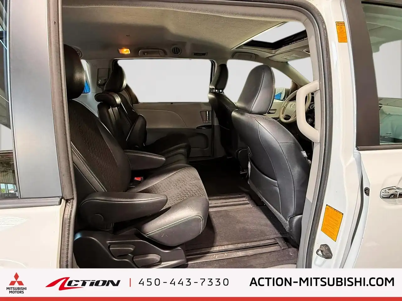 Toyota Sienna снимка Toyota Sienna