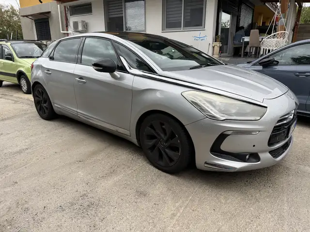 DS Automobiles DS 5