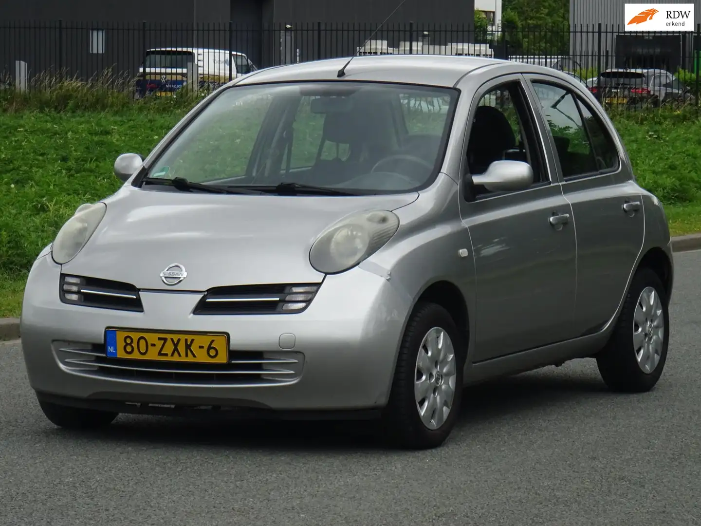 Nissan Micra 1.2 Tekna AUTOMAAT AIRCO/ELEKRAM/APK Grijs - 1