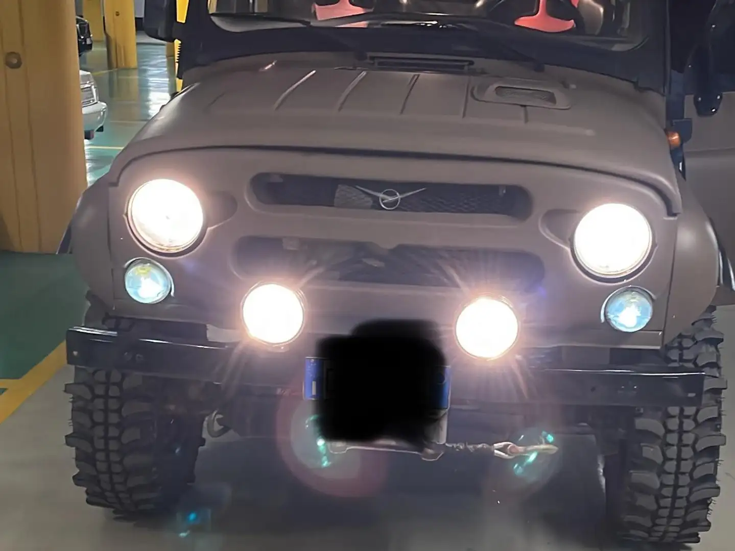 UAZ Tigr tigr 2.7 Basic Wagon Beige - 2