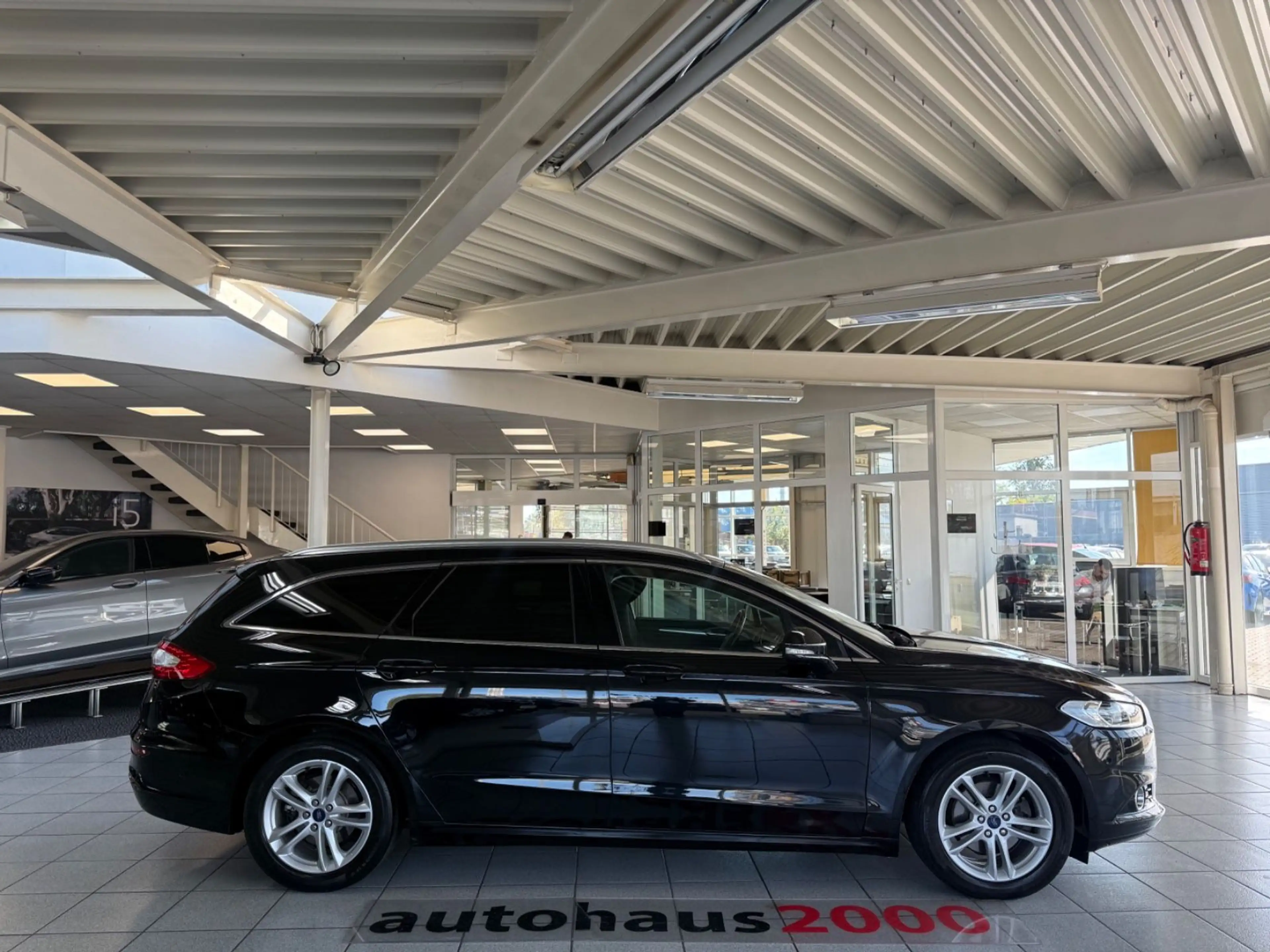 Ford Mondeo Turnier Titanium NAVI/AHK/PANO/PDC V-H — photo 2