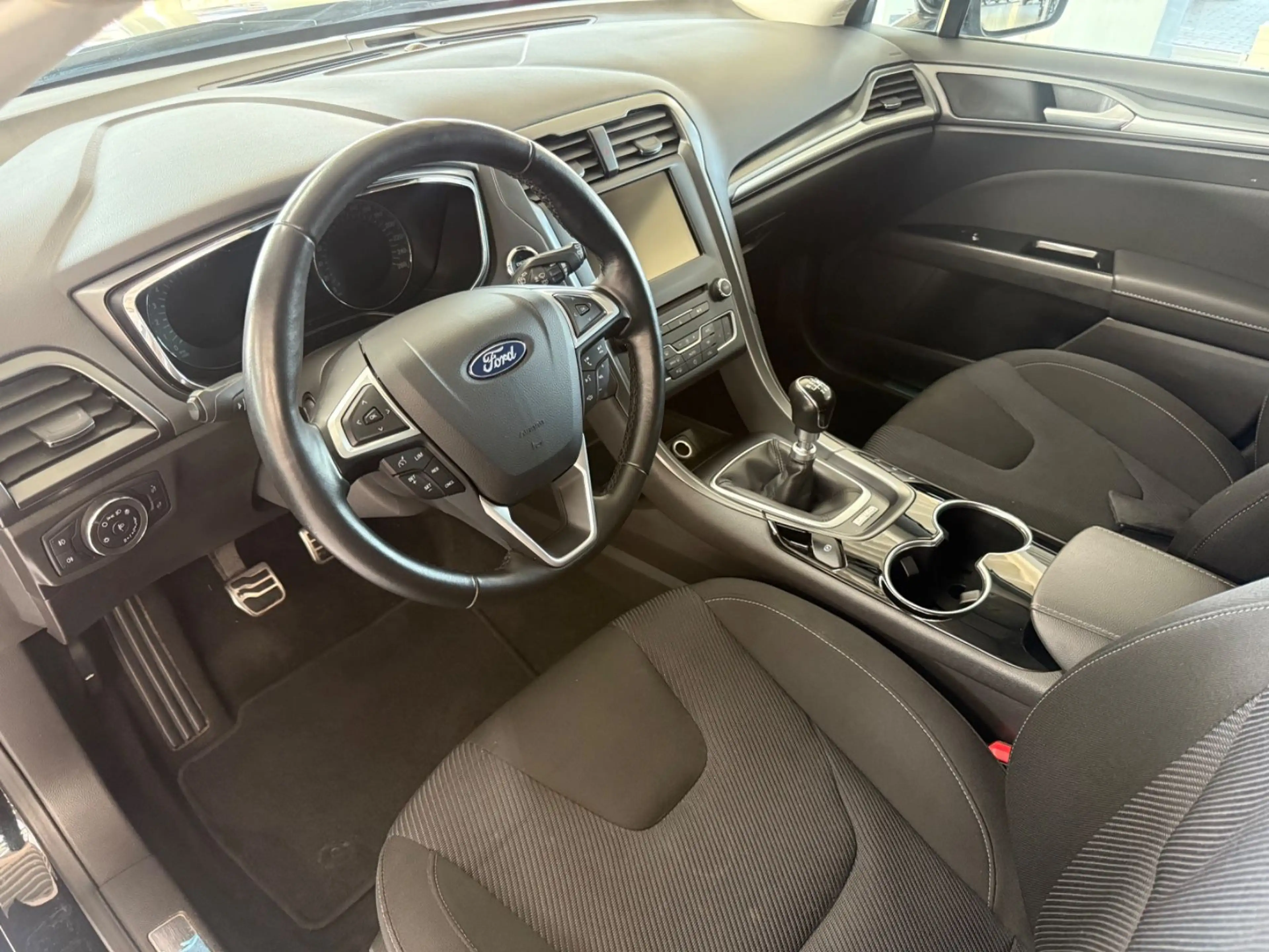 Ford Mondeo Turnier Titanium NAVI/AHK/PANO/PDC V-H — photo 8