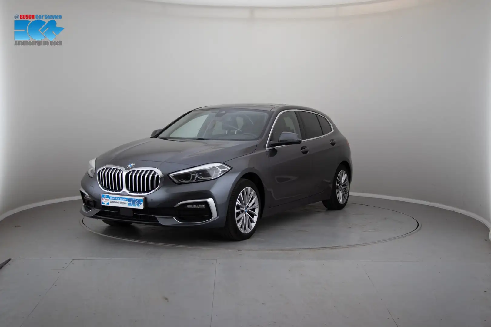 BMW 118 118i Luxury Line, Pano-dak, Carplay Srebrny - 1