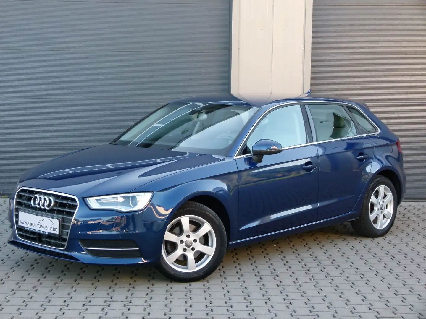 Audi A3 Sportb.ultra Standheizung Xenon PDC Navi ACC Blau - 1