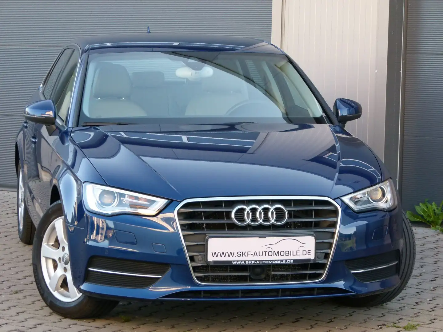 Audi A3 Sportb.ultra Standheizung Xenon PDC Navi ACC Blau - 2