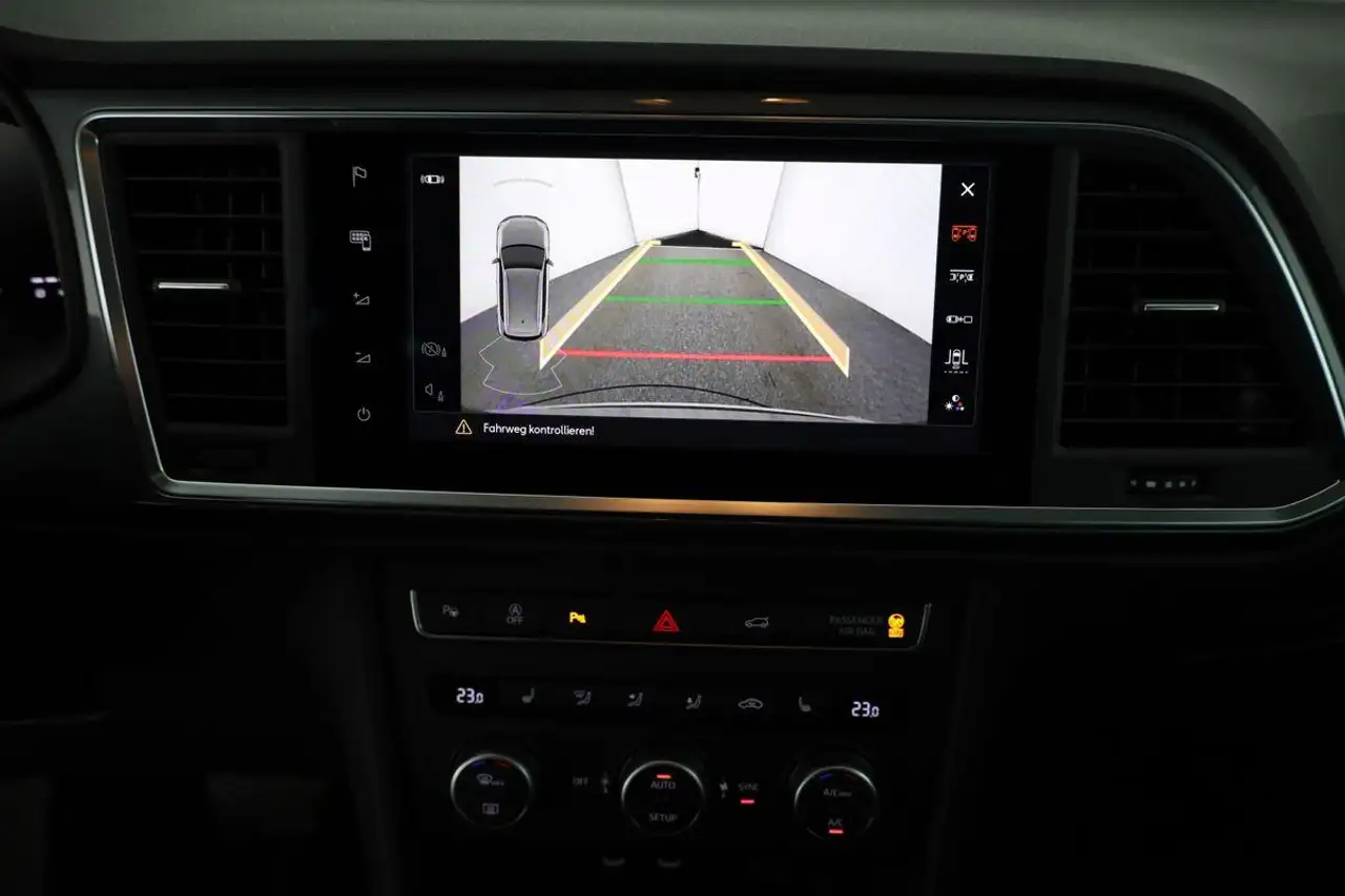 SEAT Ateca 1.5 TSI DSG Style, AHK, Navi, Kamera, el. Klappe 9