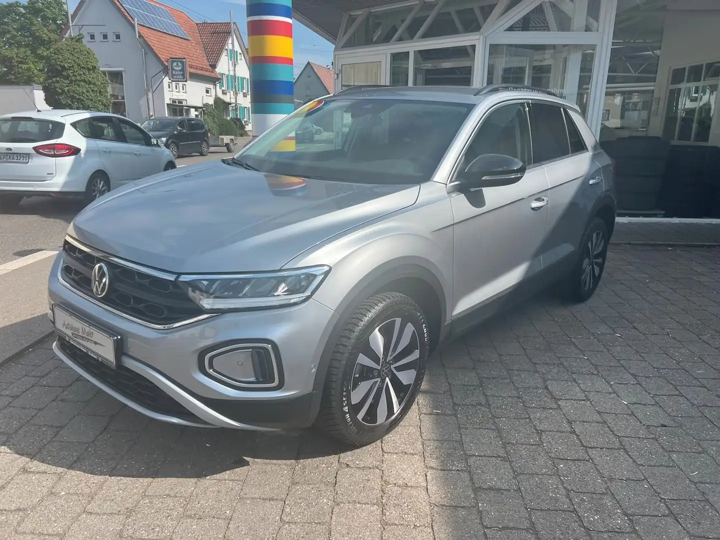 Volkswagen T-Roc 1.0 TSI GOAL GARANTIE/NAV/SHZ/ALU Plateado - 2