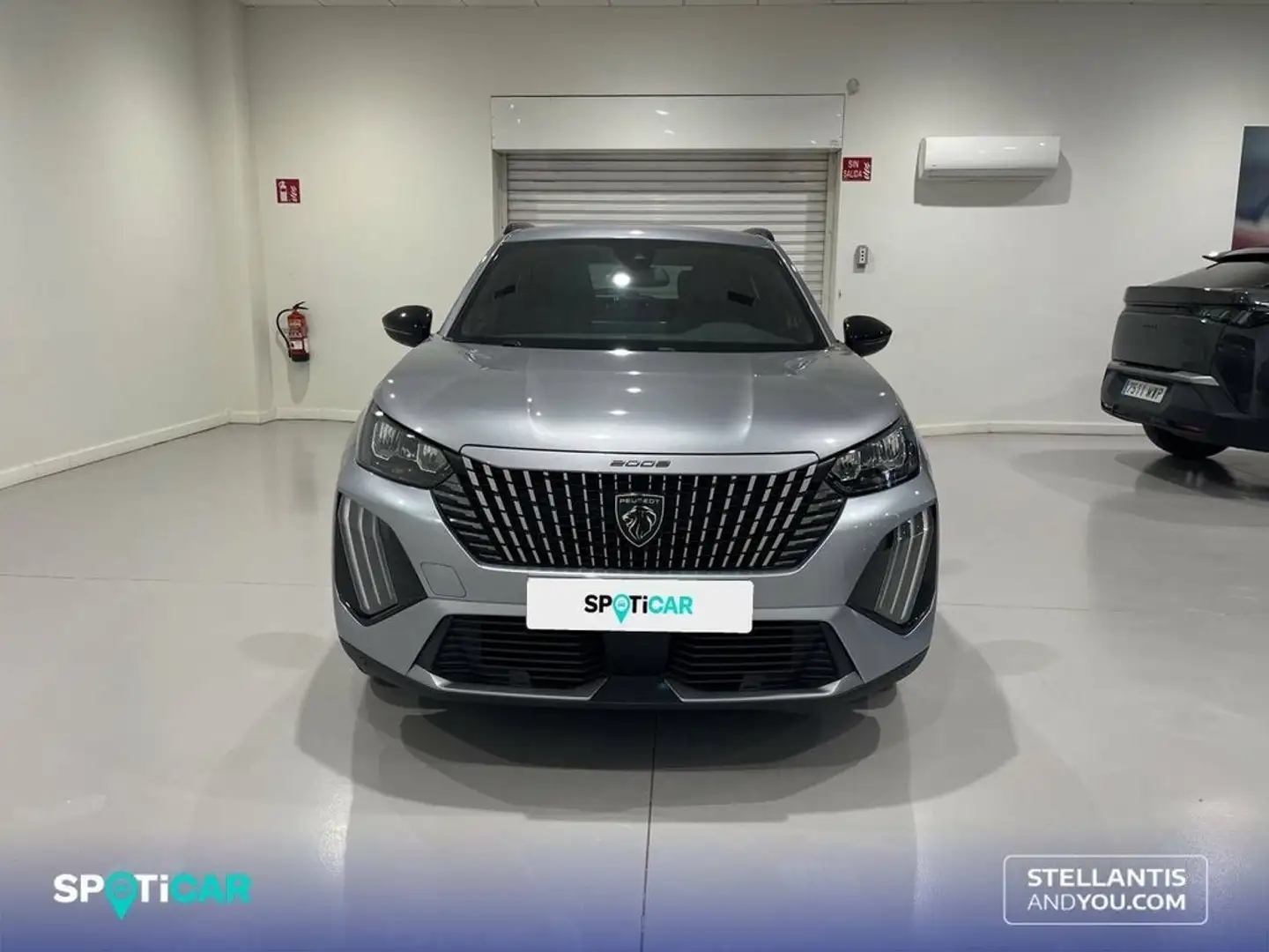 Peugeot 2008 1.2 PureTech S&S Allure 100 Gris - 2