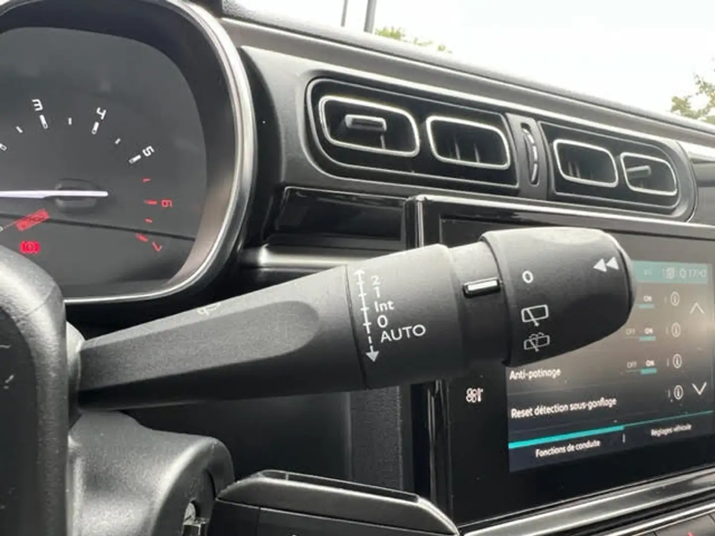 Citroen C3 PURETECH 82 SHINE Gris - 2