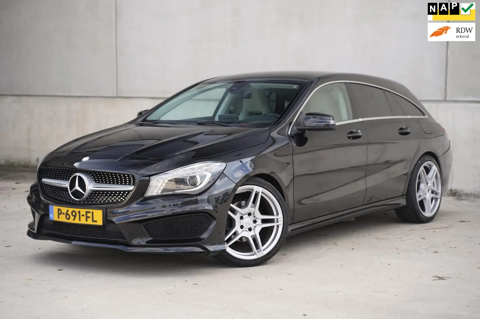 Mercedes-Benz CLA 200 Shooting Brake AMG Automaat NAP Zwart - 1