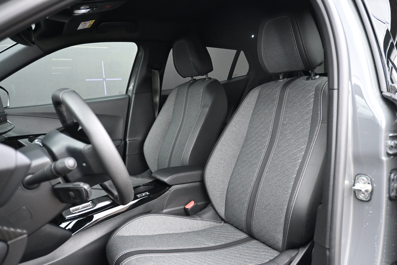 Peugeot e-2008 EV Allure Avantage 54 kWh | Achteruitrijcamera | A — photo 9