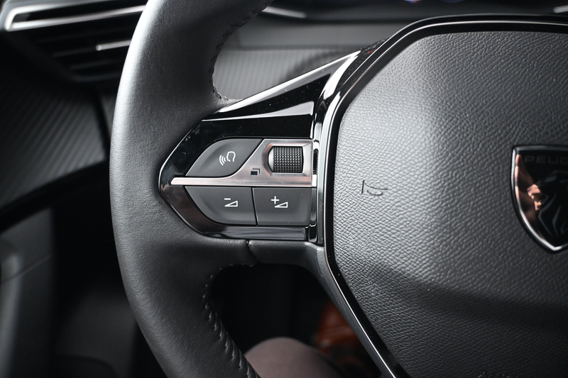 Peugeot e-2008 EV Allure Avantage 54 kWh | Achteruitrijcamera | A — photo 14