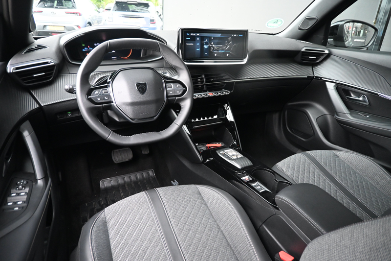 Peugeot e-2008 EV Allure Avantage 54 kWh | Achteruitrijcamera | A — photo 13