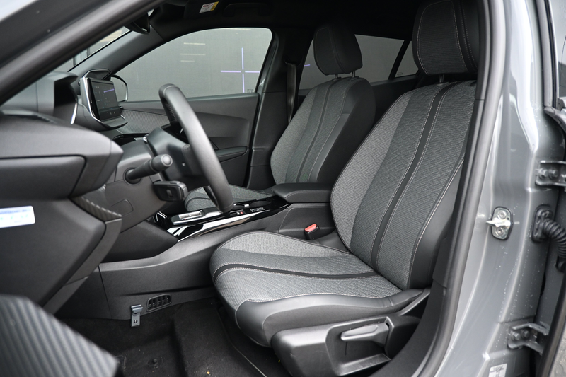 Peugeot e-2008 EV Allure Avantage 54 kWh | Achteruitrijcamera | A — photo 8