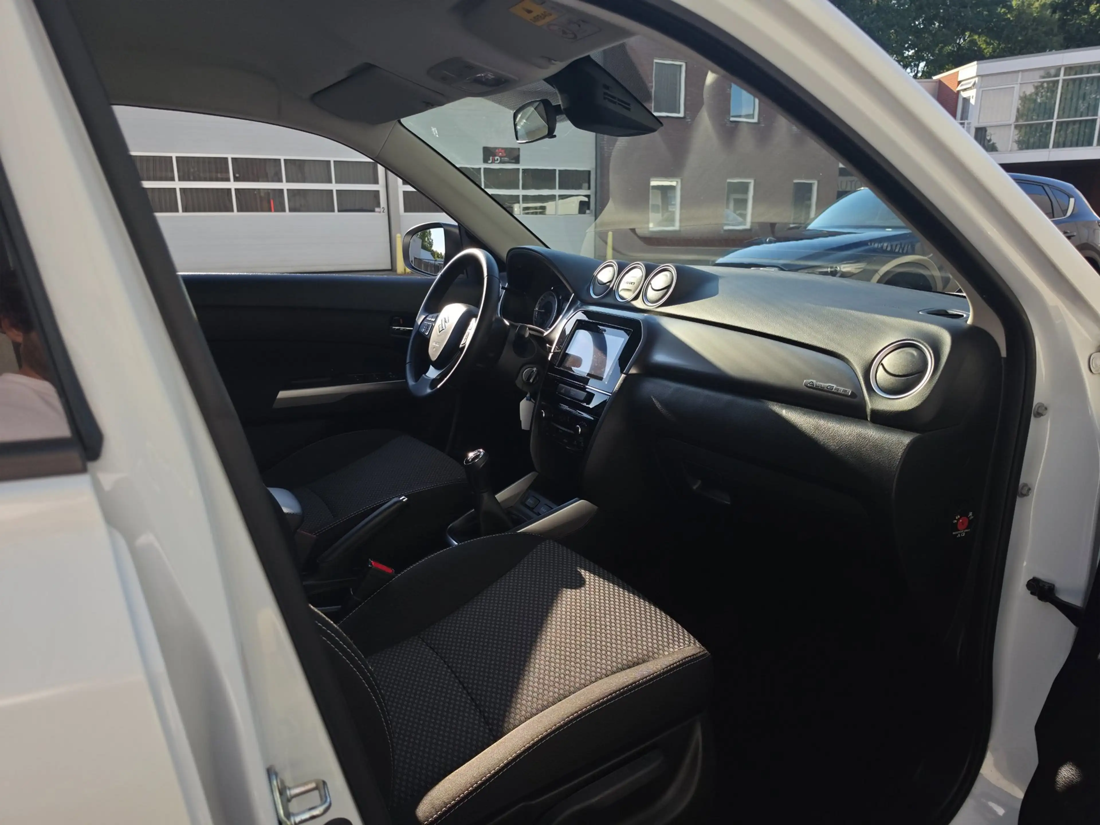 Suzuki Vitara 1.0 Boosterjet AllGrip Select|Camera/CarPlay® — photo 28