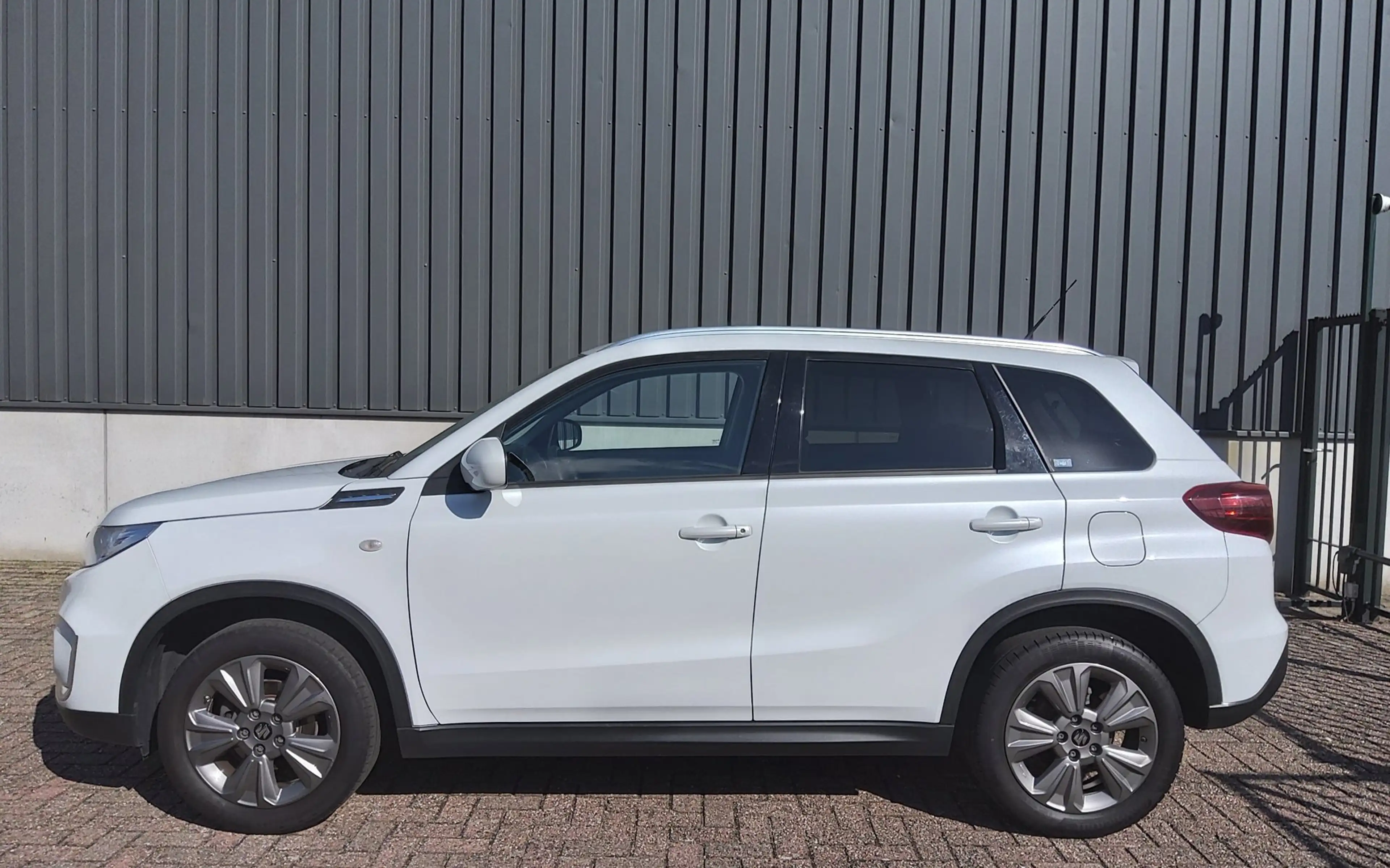 Suzuki Vitara 1.0 Boosterjet AllGrip Select|Camera/CarPlay® — photo 4