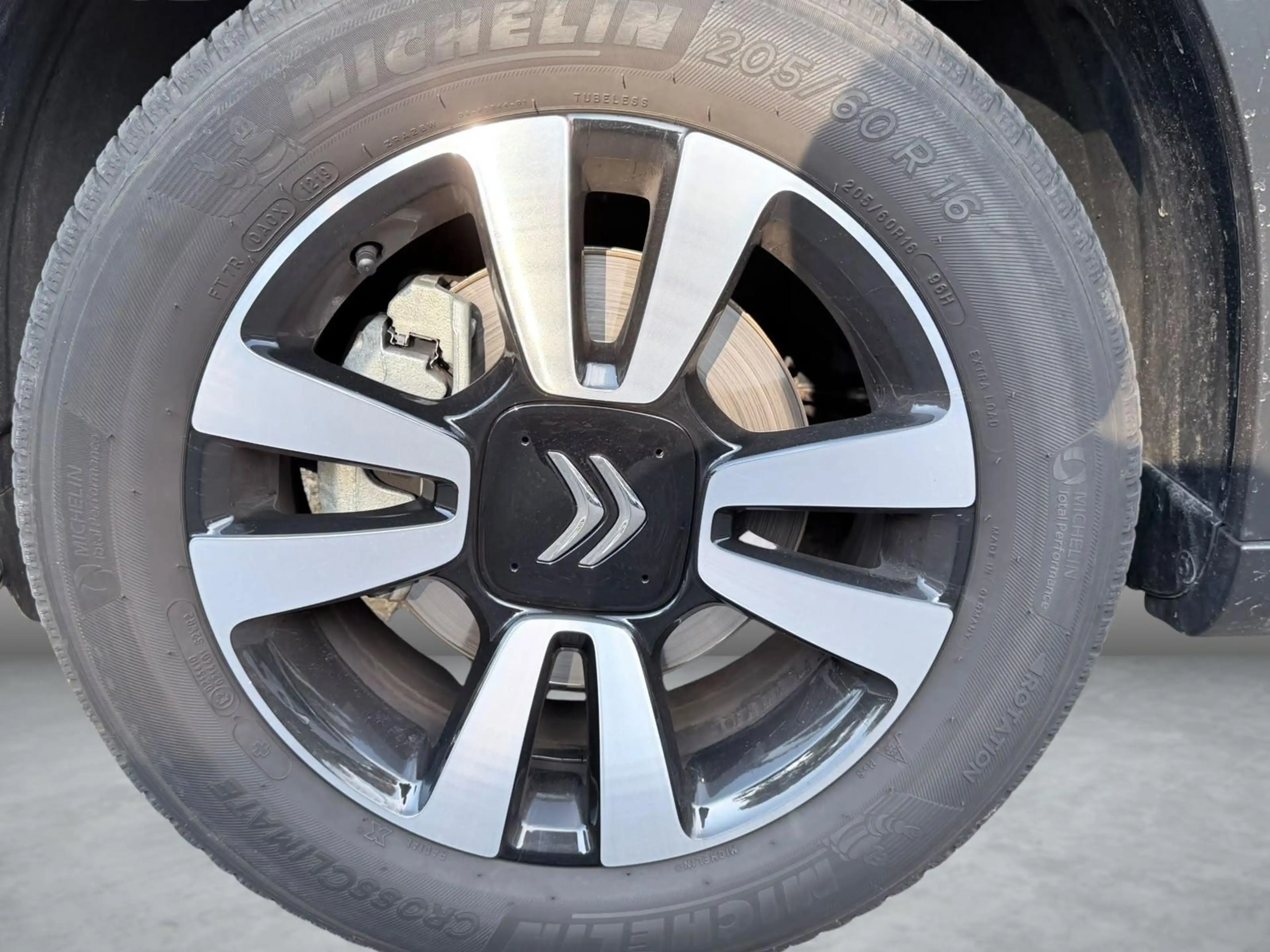 Citroen C3 Aircross 1.2 PureTech 110 S&S MAN6 Live — photo 13
