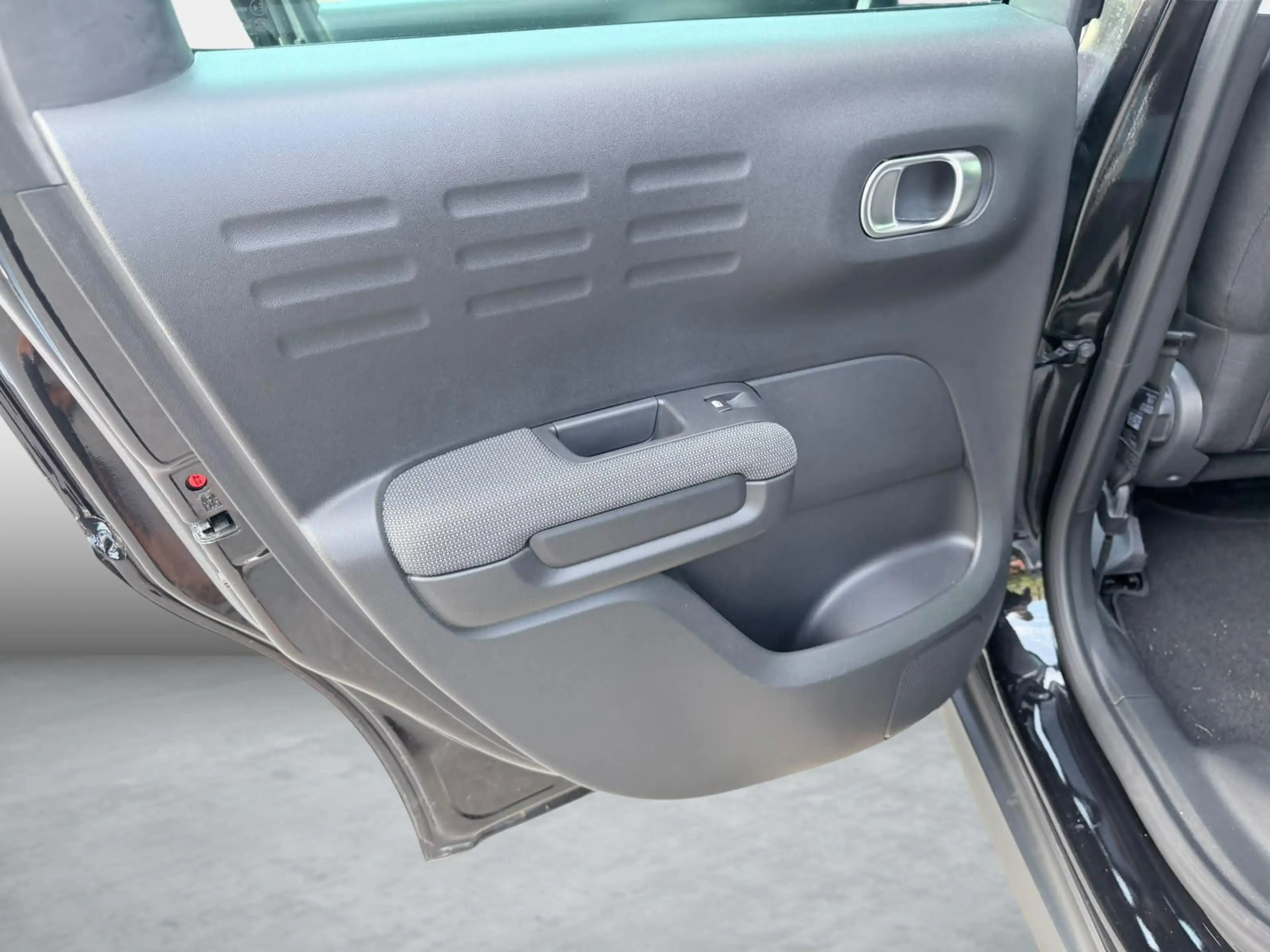 Citroen C3 Aircross 1.2 PureTech 110 S&S MAN6 Live — photo 11