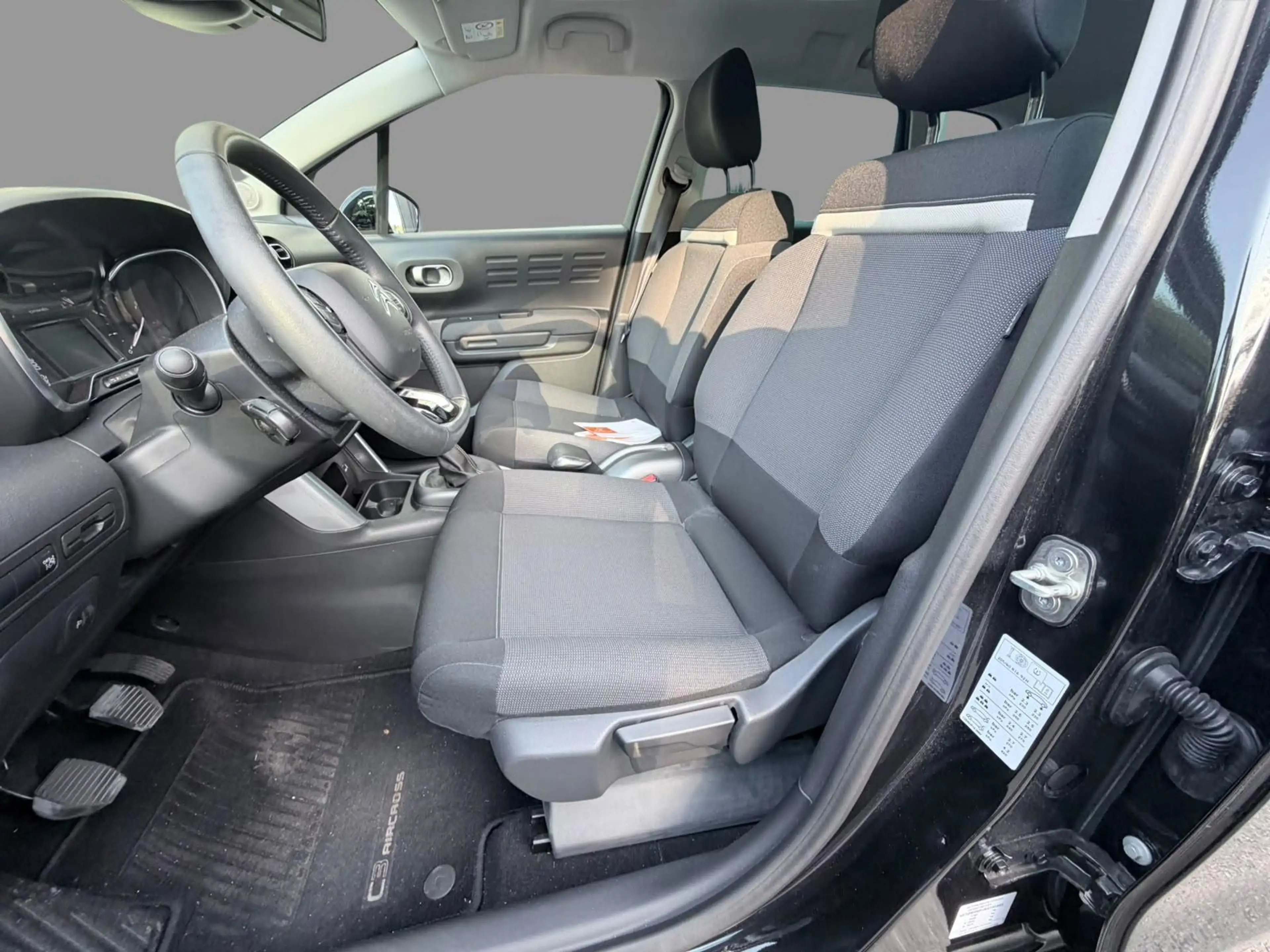 Citroen C3 Aircross 1.2 PureTech 110 S&S MAN6 Live — photo 8