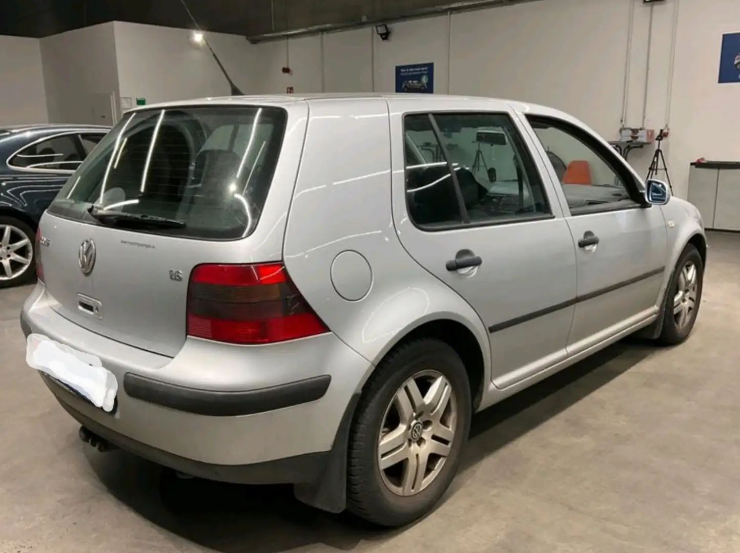 Volkswagen Golf 1.6 Automatik Special Silber - 2