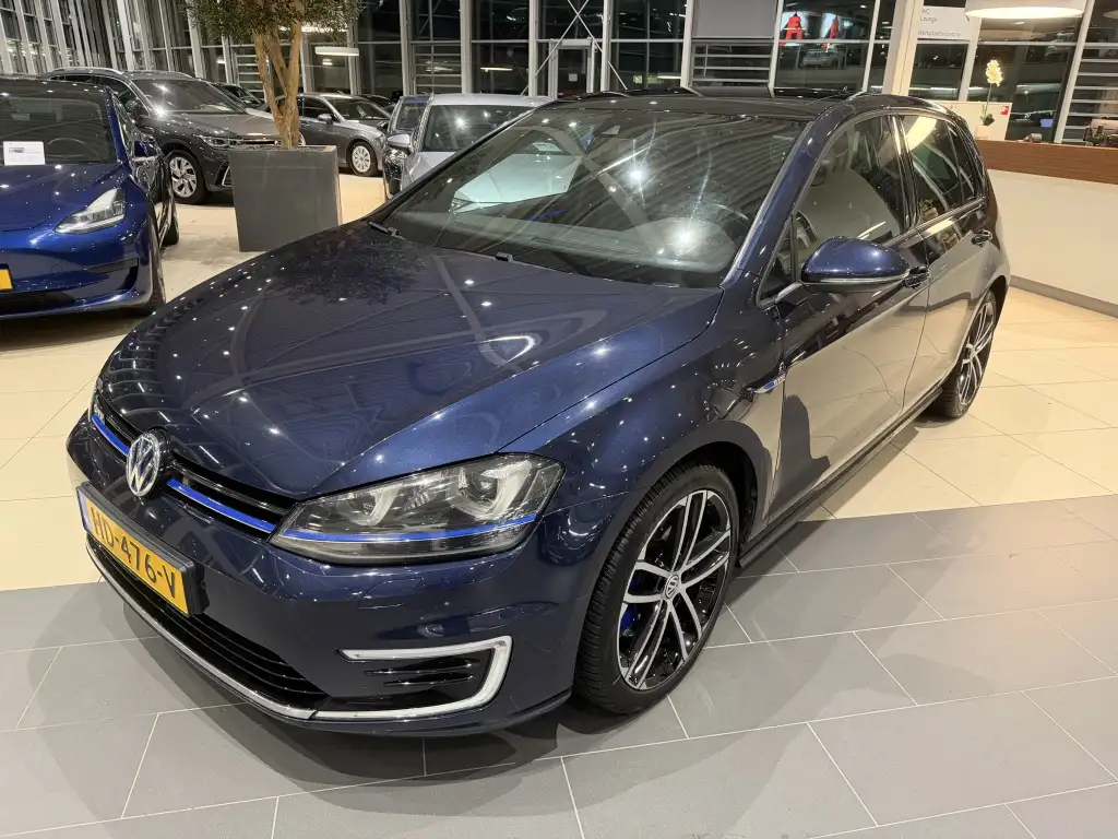 Volkswagen Golf GTE 2015 из Европы — купить под ключ
