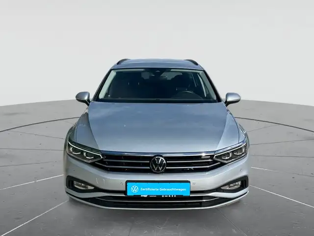 Volkswagen Passat view 2