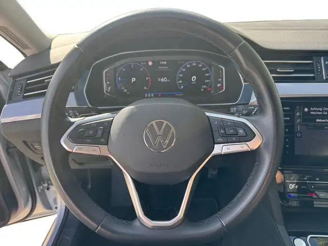 Volkswagen Passat view 13