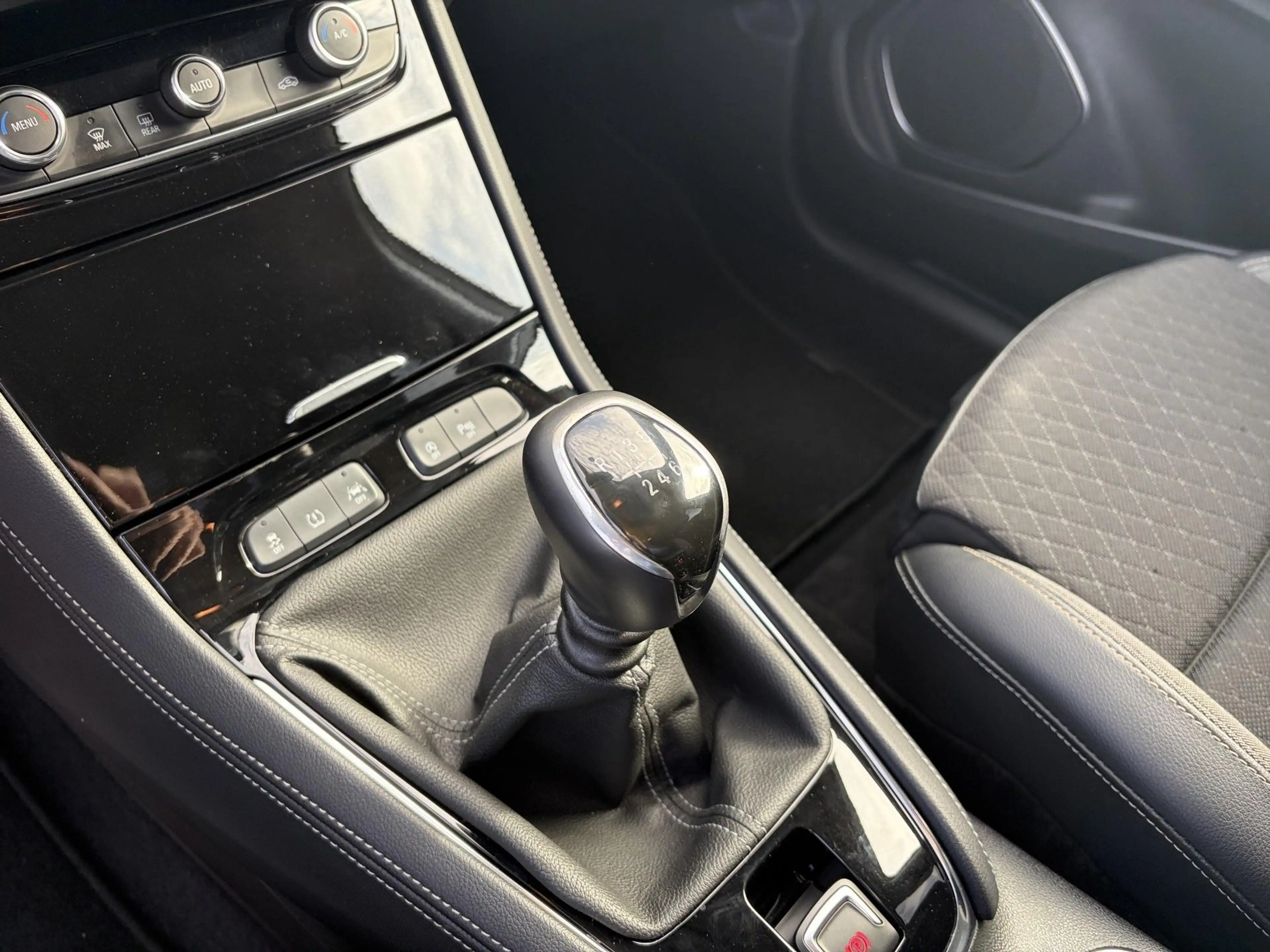 Opel Grandland X 1.5 CDTI ECOTEC D S/S MT6 Innovation — photo 14