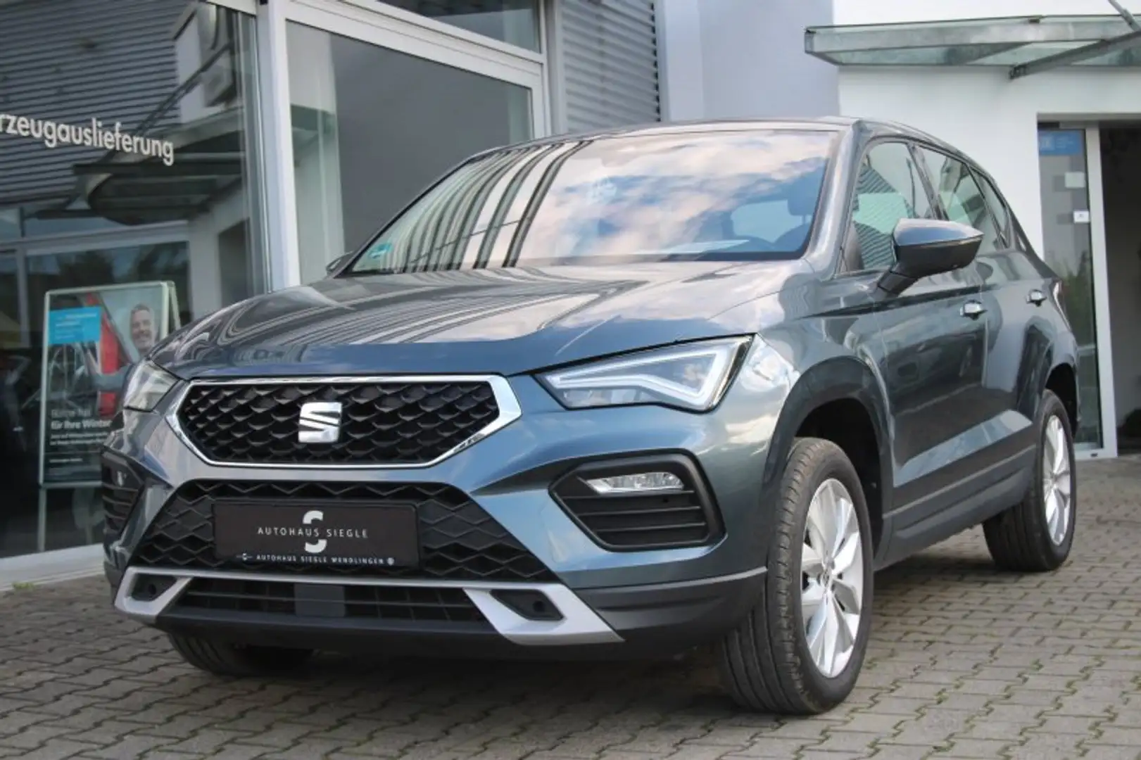 SEAT Ateca 2.0 TDI Style AHK Leder/Alc. Navi LED ACC PANO Sit Grau - 2