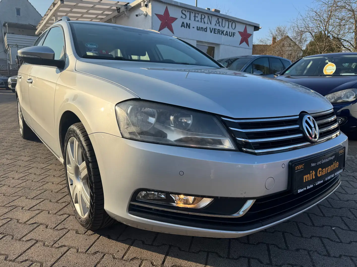Volkswagen Passat Variant Trendline BlueMotion*AHK*Scheckheft*Top Zustand Grau - 1