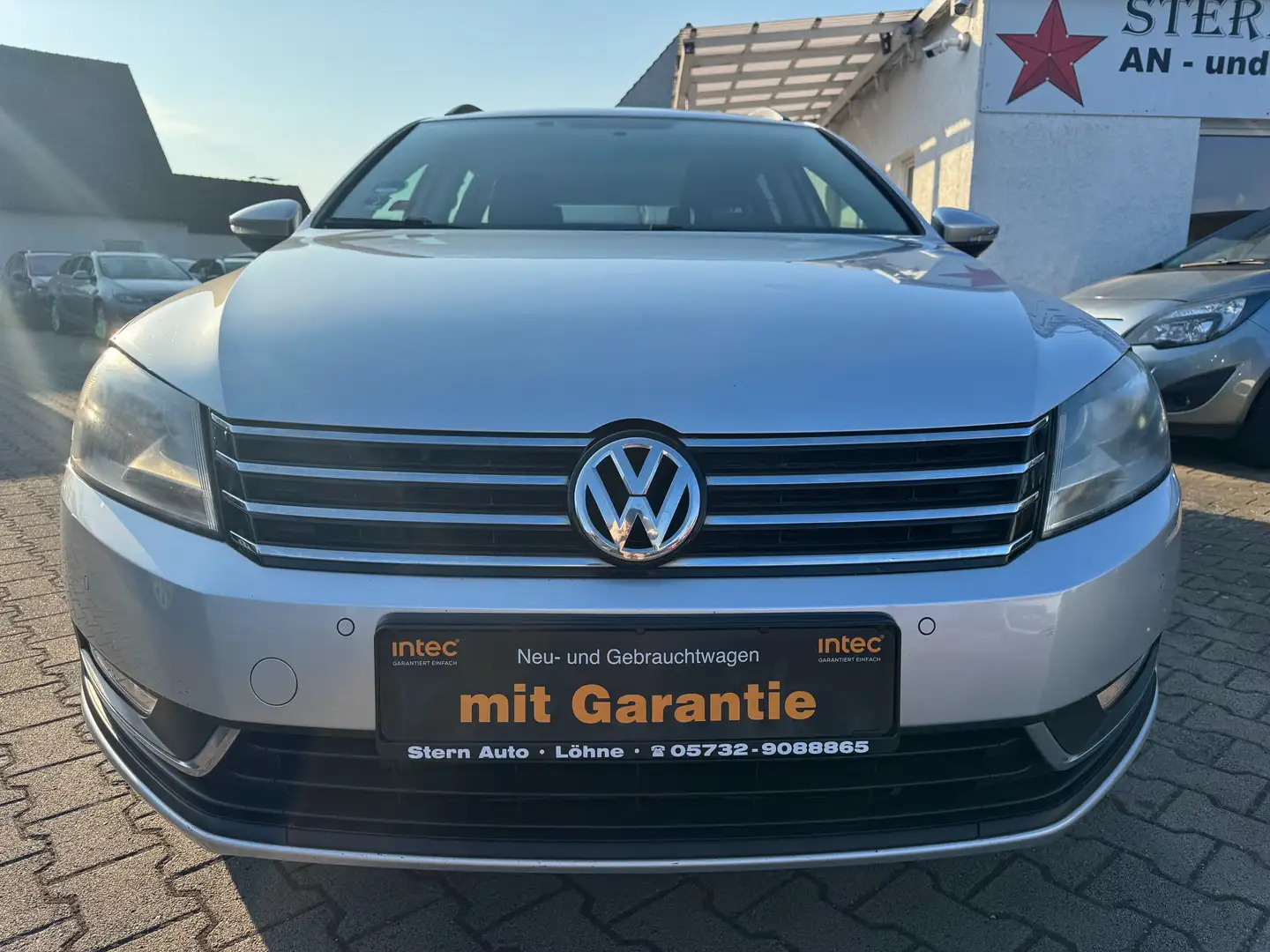 Volkswagen Passat Variant Trendline BlueMotion*AHK*Scheckheft*Top Zustand Grau - 2