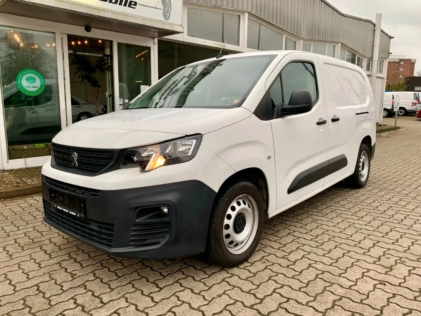 Peugeot Partner PARTNER PREMIUM L2/SORTIMO/AHK/DOPPELSCHIEBETÜR Weiß - 2