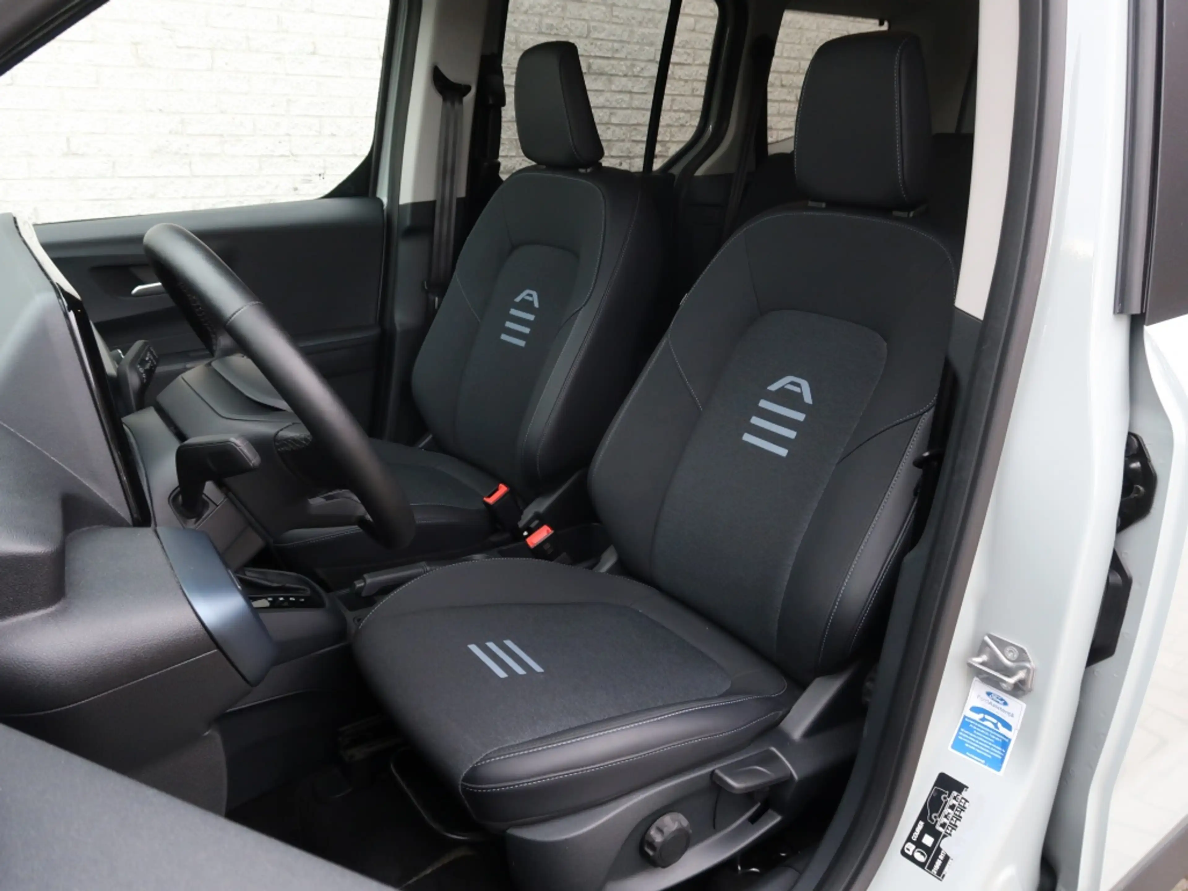 Ford Tourneo Courier 1.0 EcoBoost Active | Winter-Pack | Camera | Adap. — photo 3