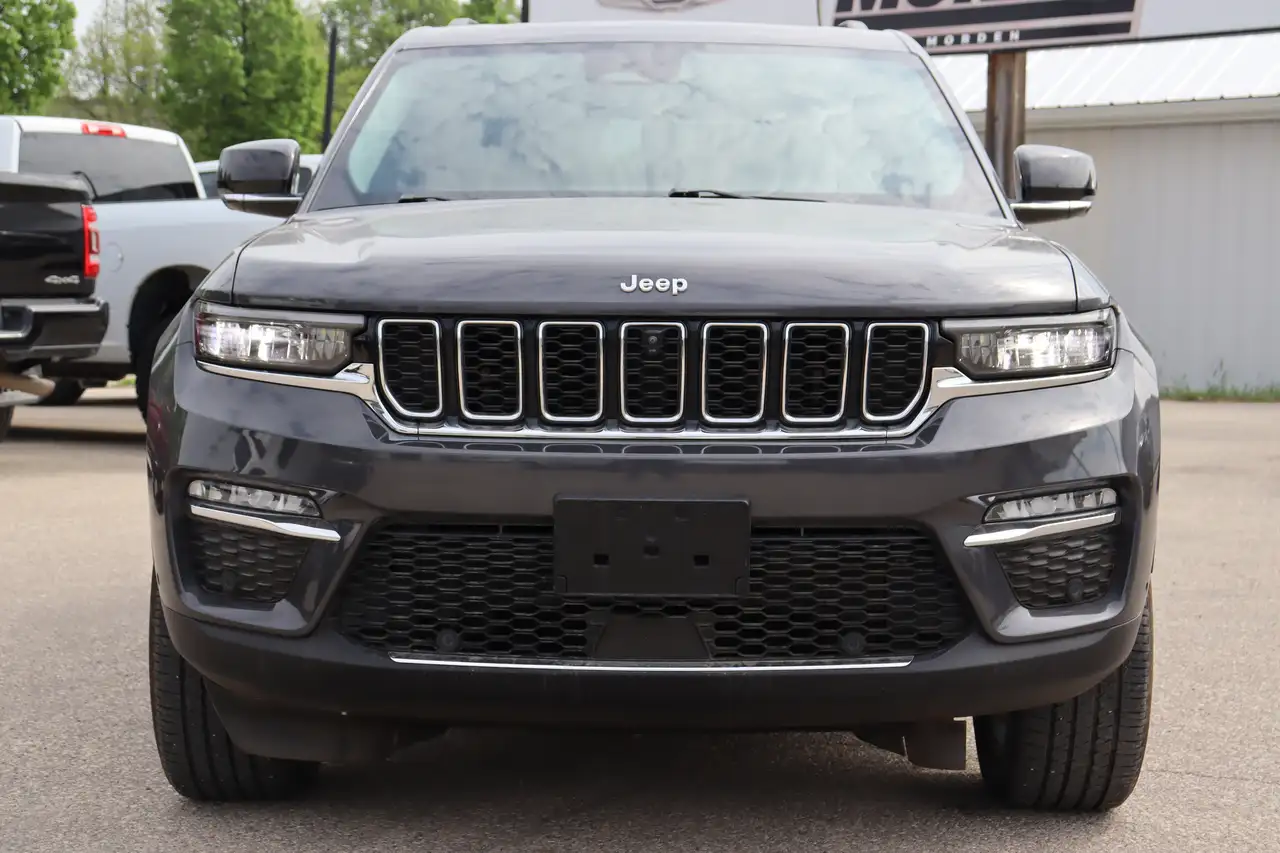 Jeep Grand Cherokee снимка Jeep Grand Cherokee