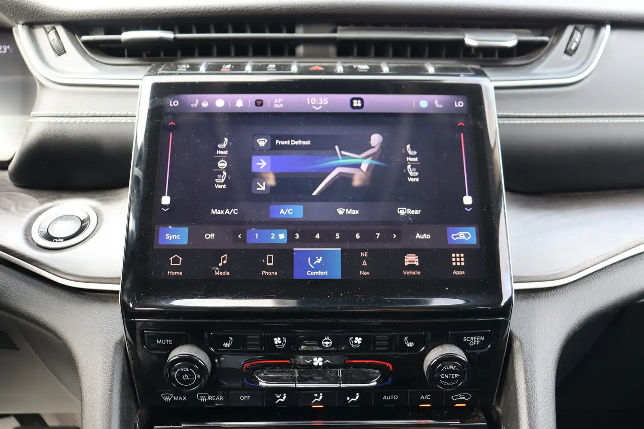 Jeep Grand Cherokee снимка Jeep Grand Cherokee