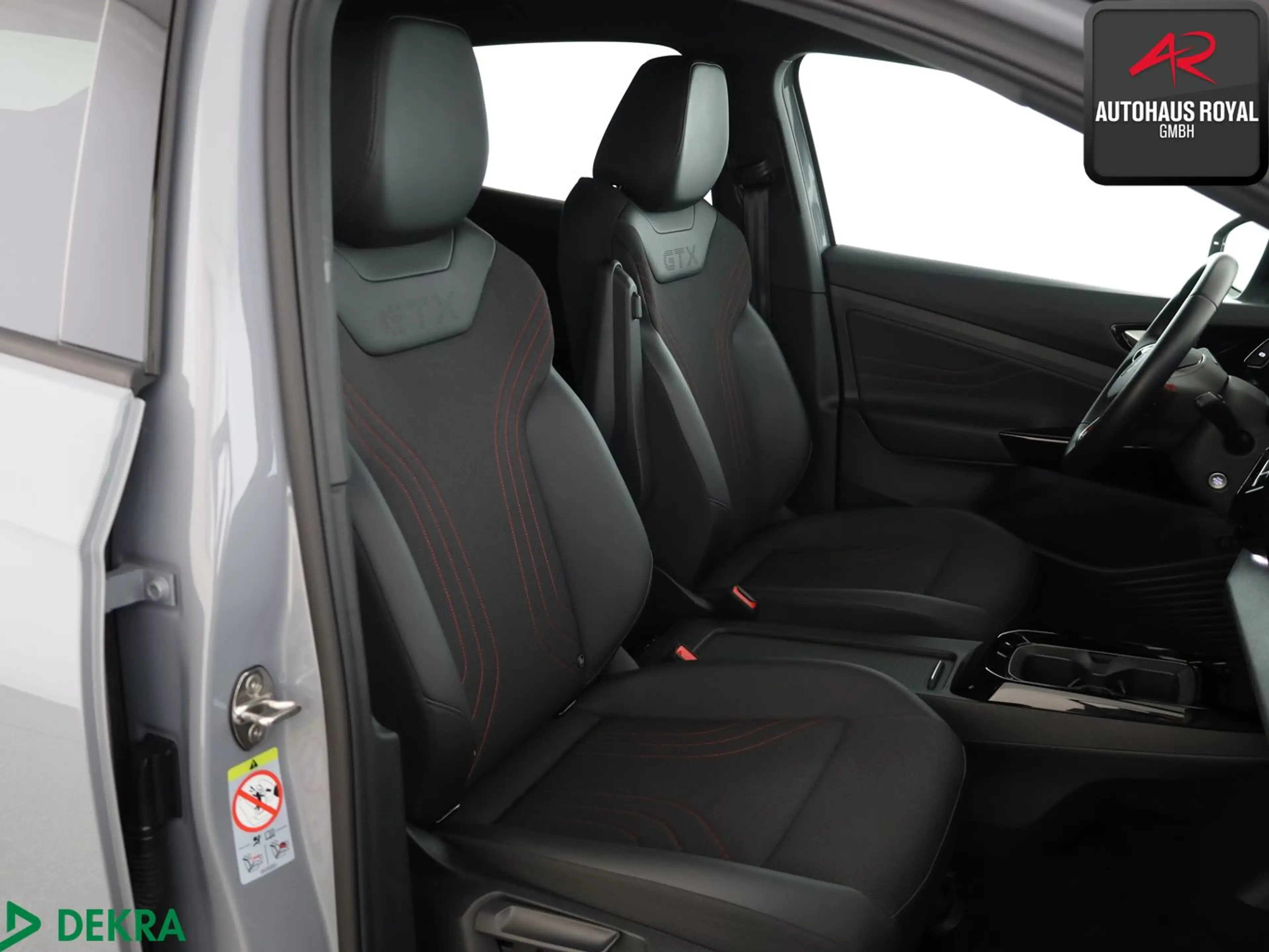 Volkswagen ID.5 77 kWh 4M GTX MATRIX,360°,TOTWINKEL,KEYLESS — photo 11