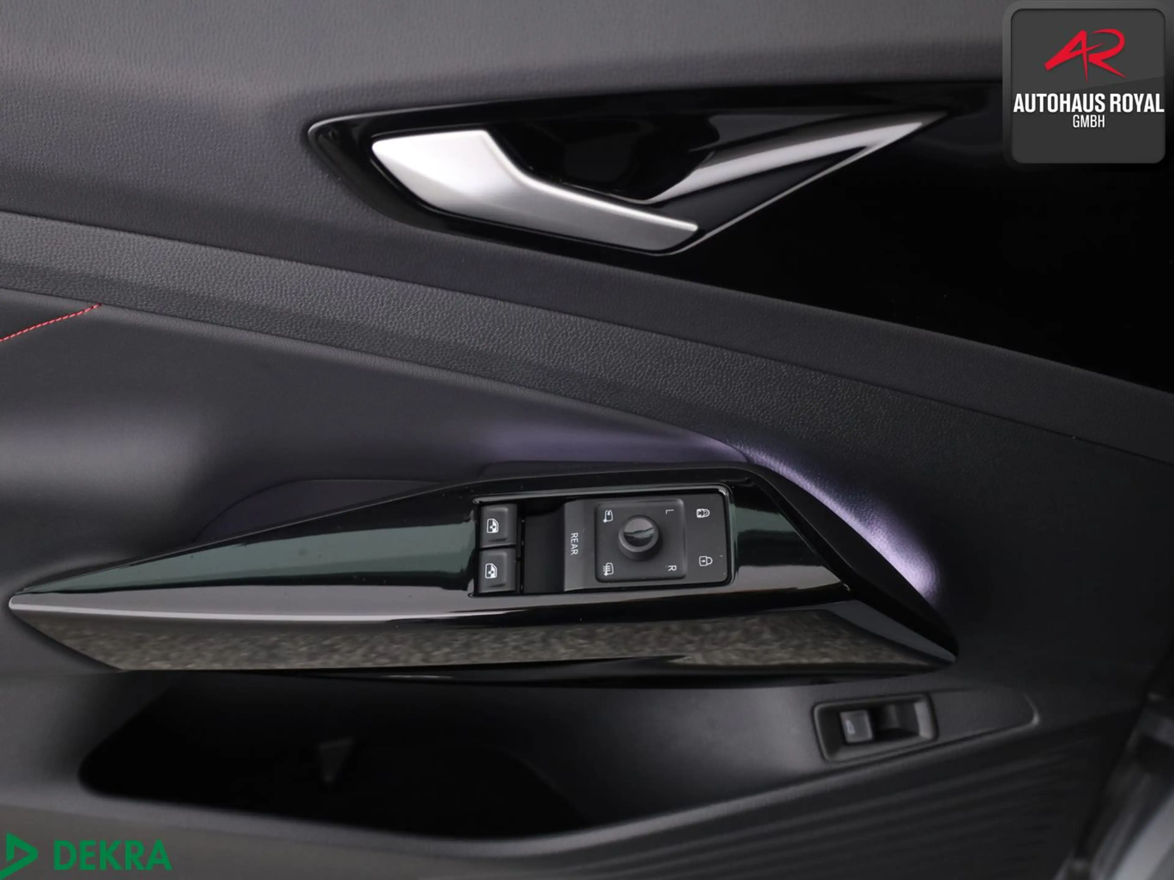 Volkswagen ID.5 77 kWh 4M GTX MATRIX,360°,TOTWINKEL,KEYLESS — photo 14