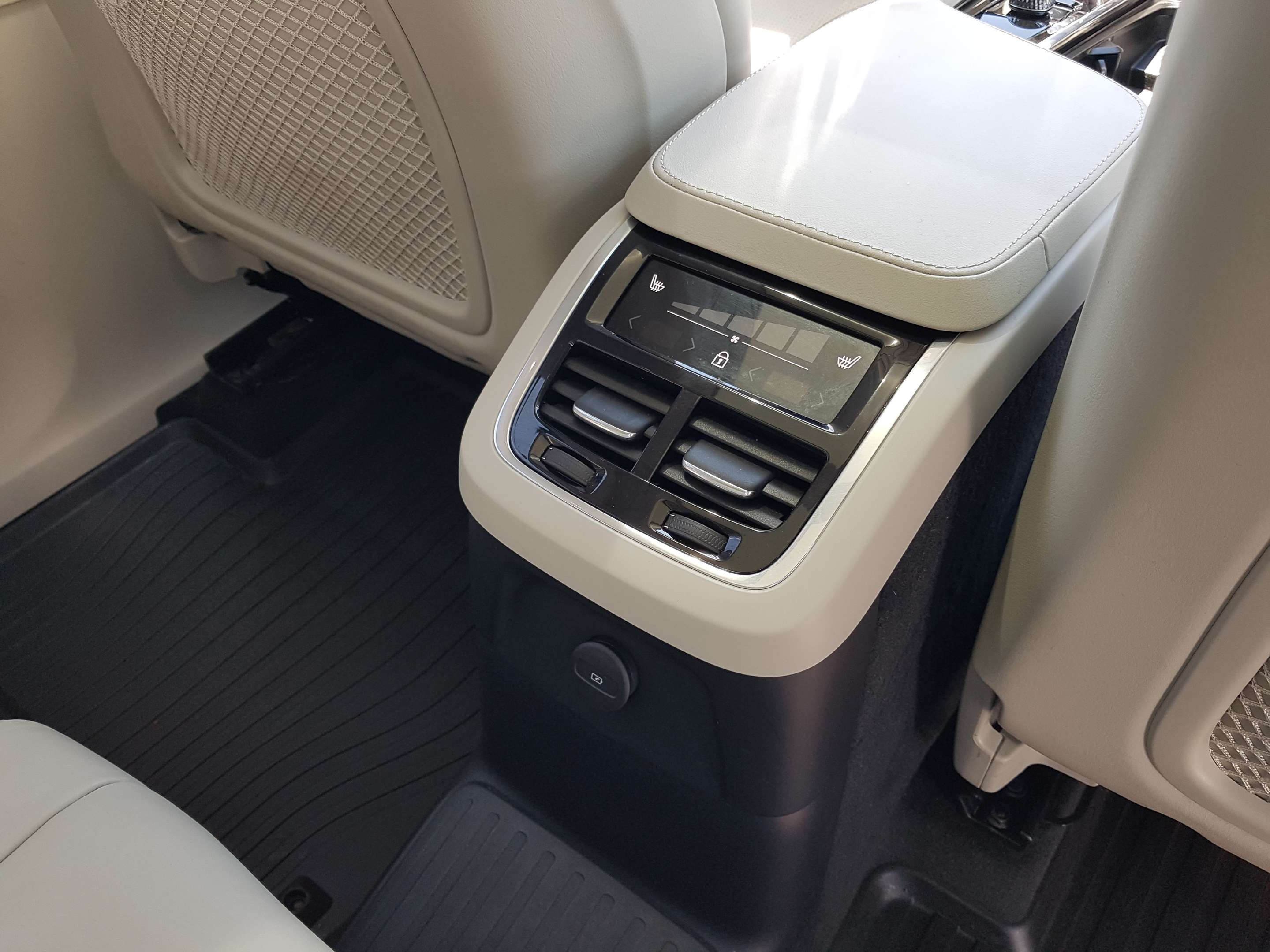 2024 Volvo XC90 T8 eAWD PHEV Ultimate Bright Theme 7-Seater |CPO|B thumb 17
