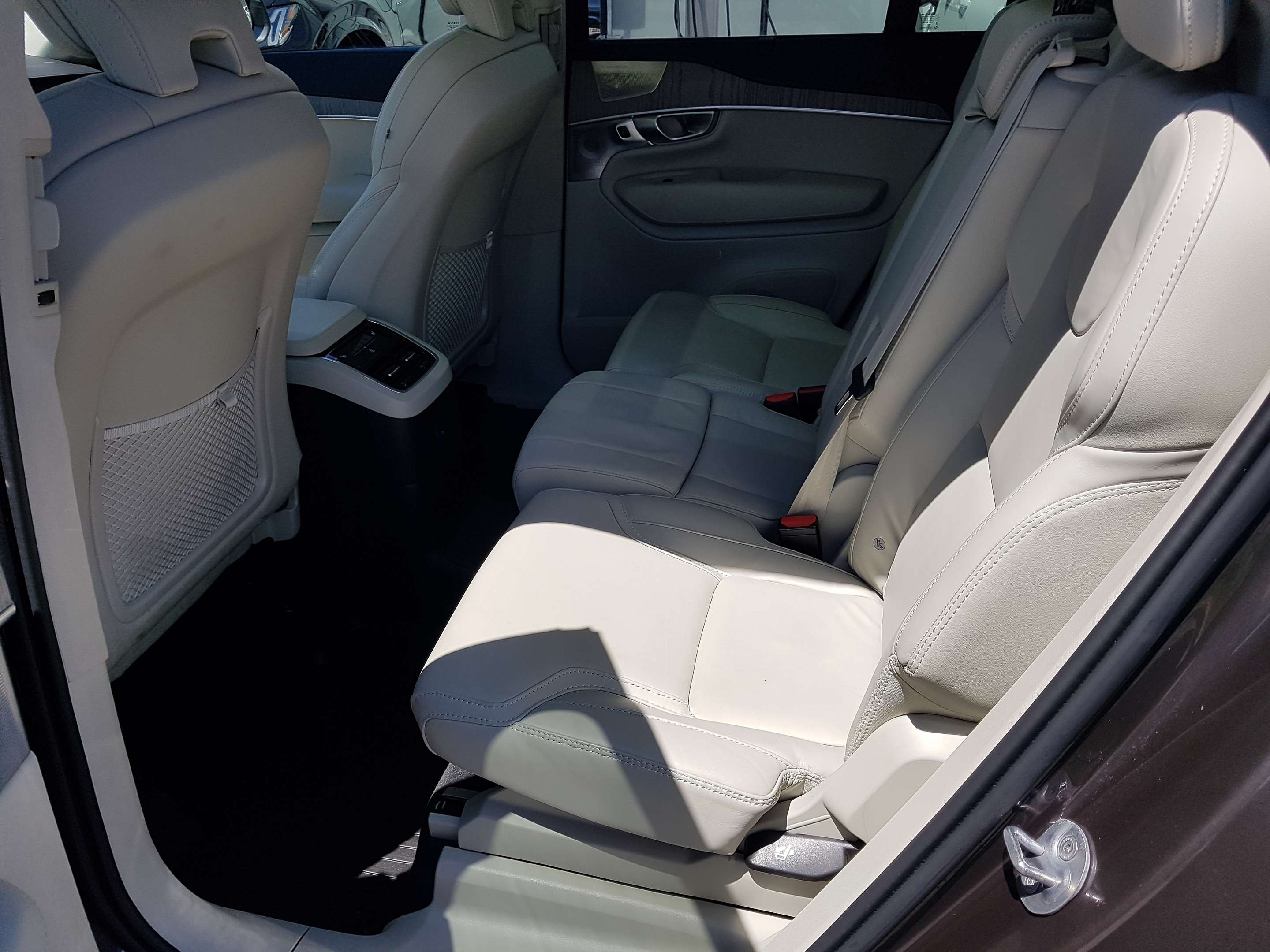 2024 Volvo XC90 T8 eAWD PHEV Ultimate Bright Theme 7-Seater |CPO|B thumb 22