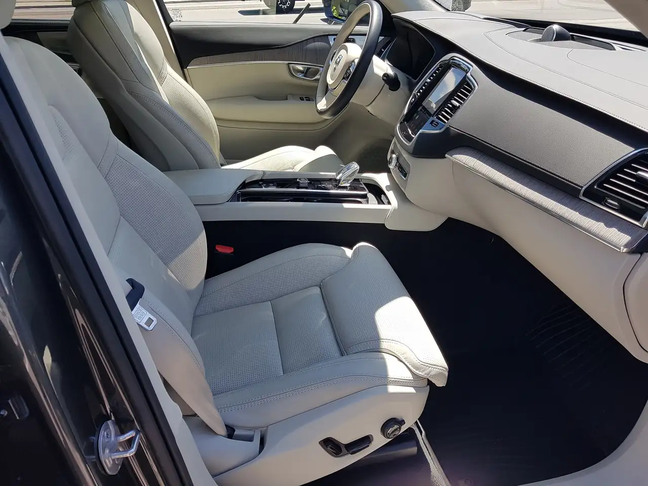Volvo XC90 снимка Volvo XC90