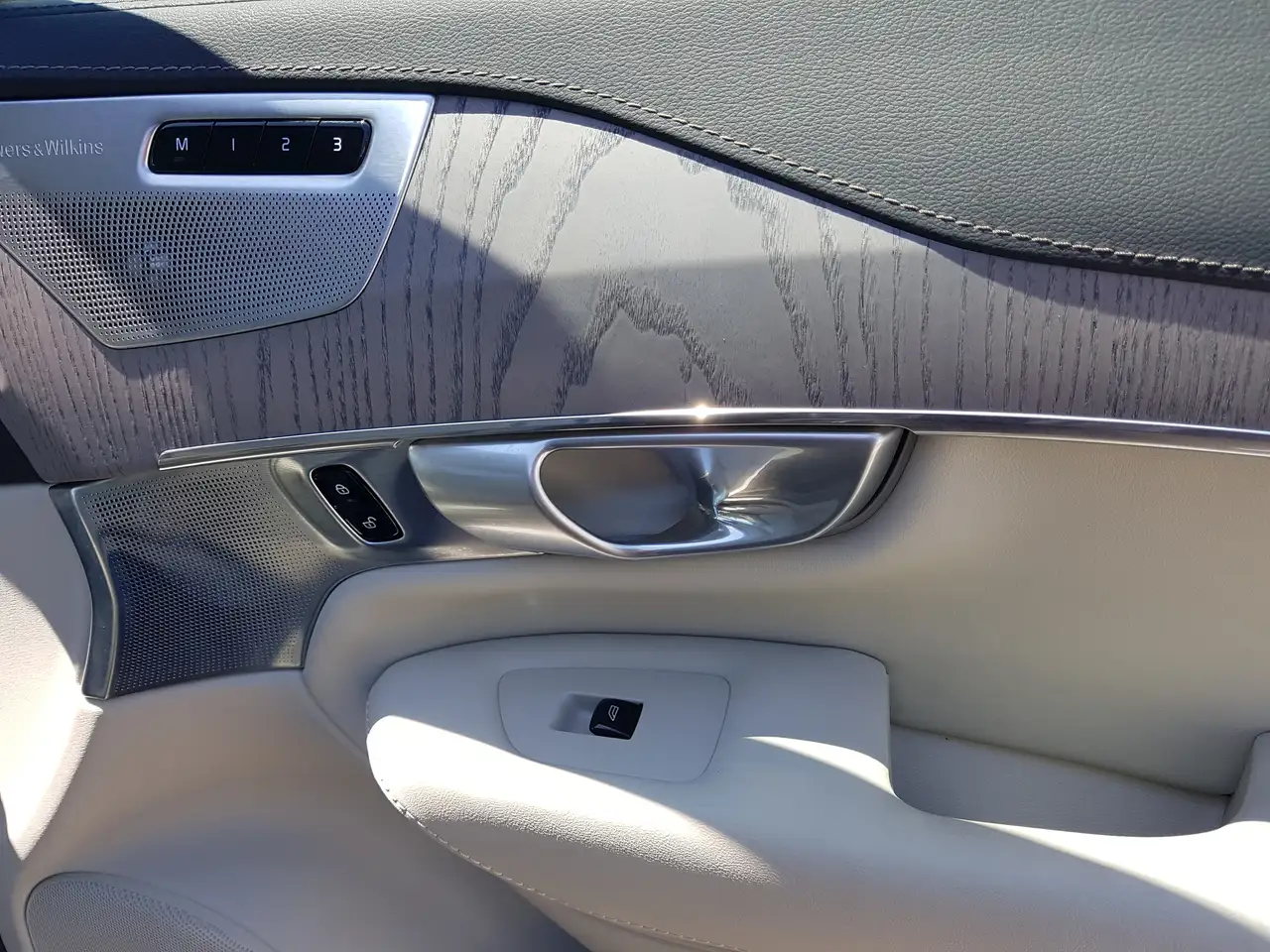 Volvo XC90 снимка Volvo XC90