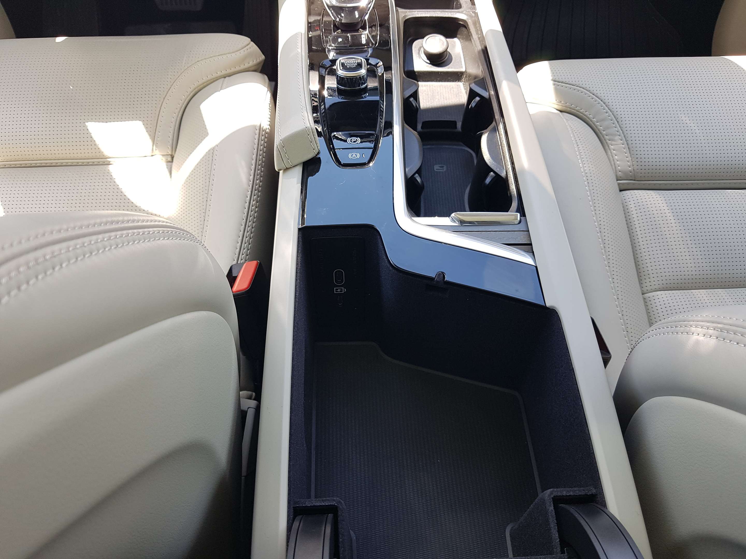 2024 Volvo XC90 T8 eAWD PHEV Ultimate Bright Theme 7-Seater |CPO|B thumb 29