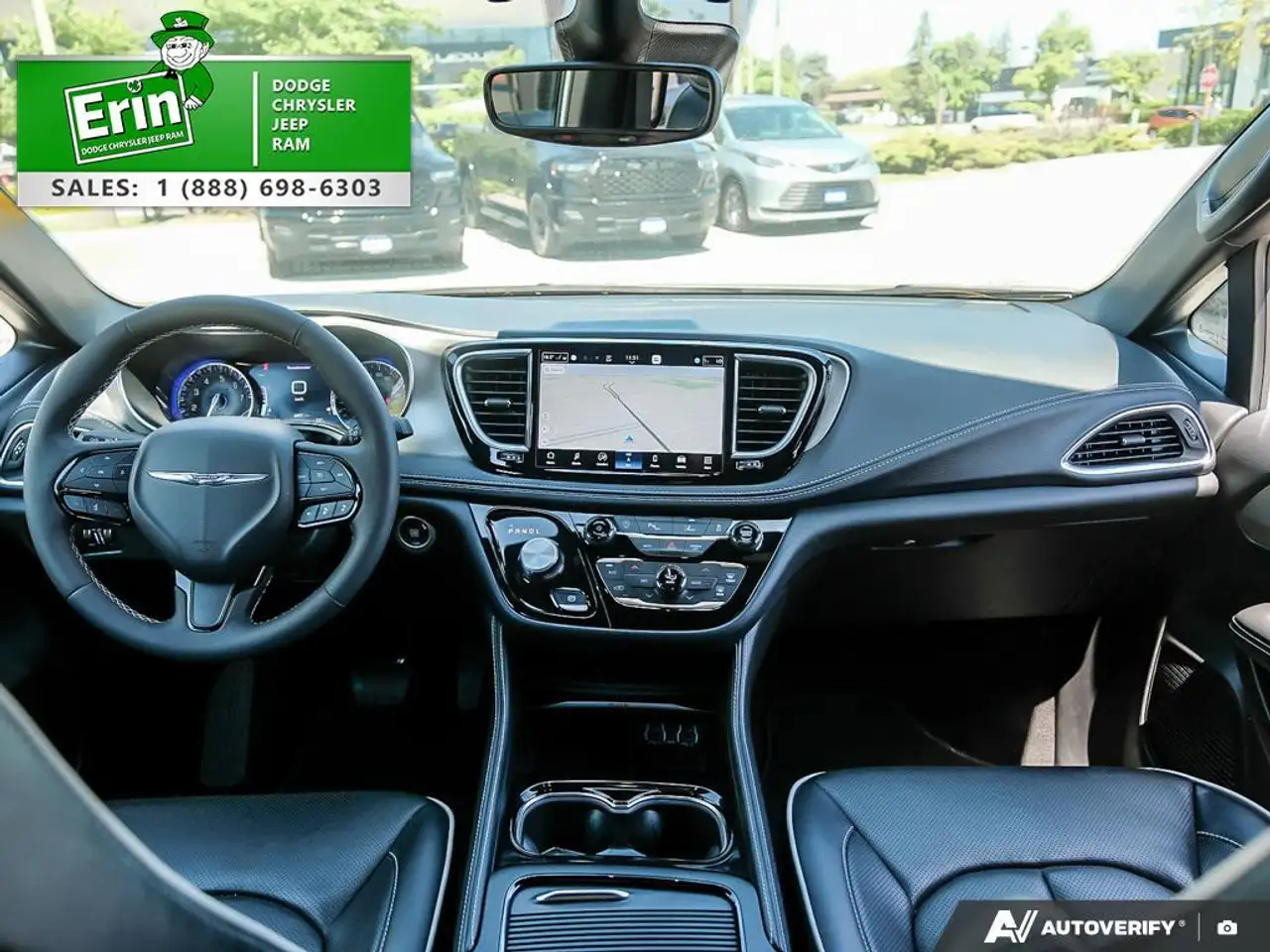 Chrysler Pacifica снимка Chrysler Pacifica