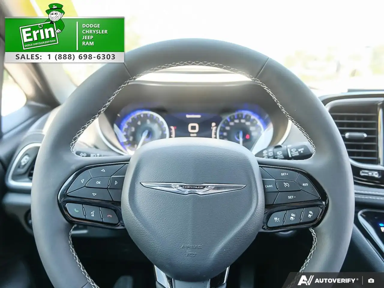 Chrysler Pacifica снимка Chrysler Pacifica