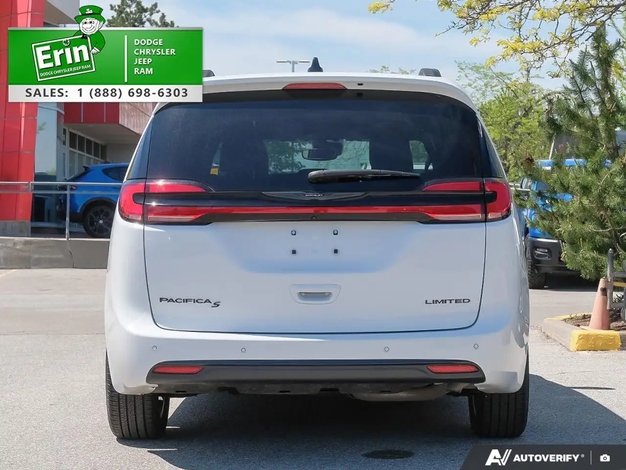 Chrysler Pacifica снимка Chrysler Pacifica